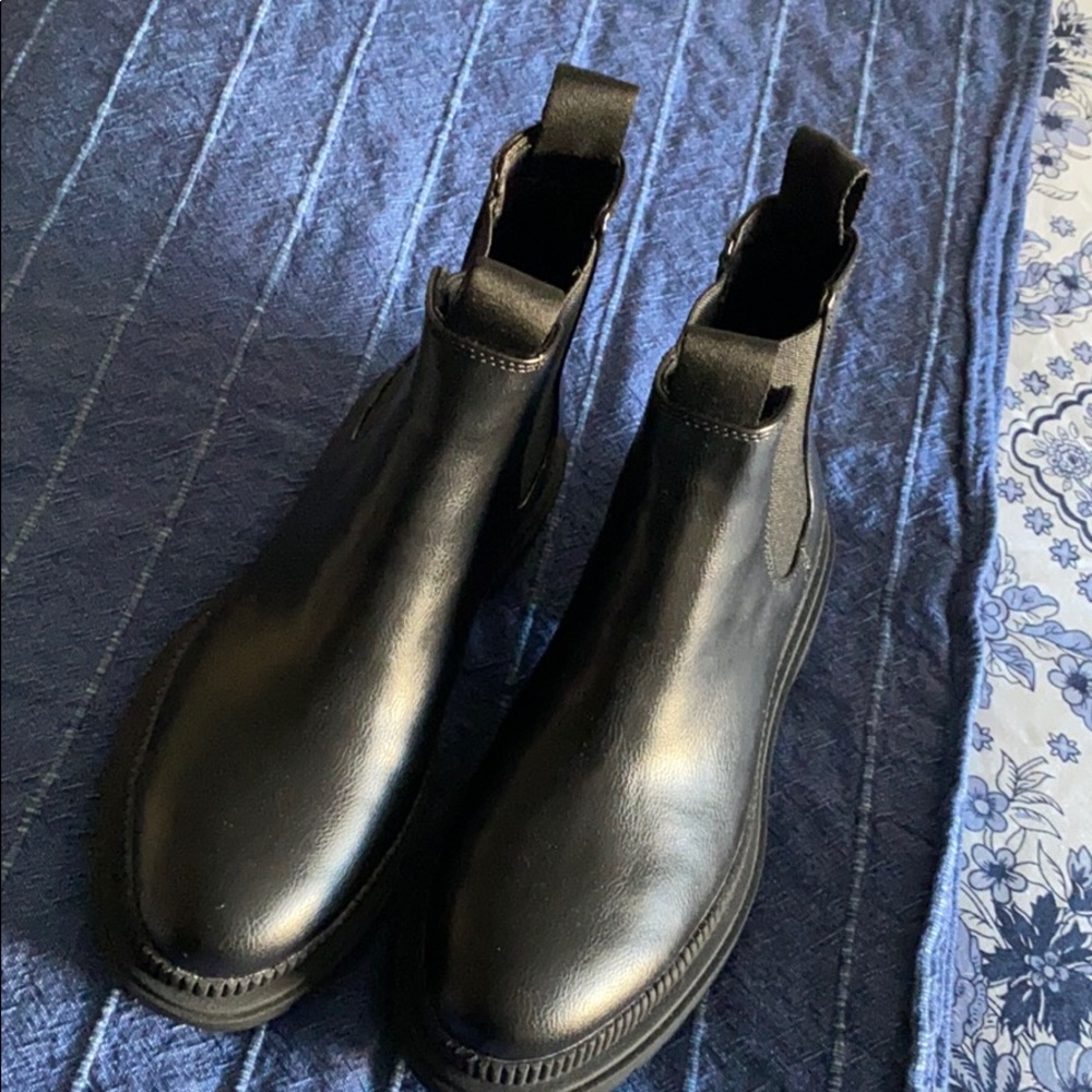 Brand New Boots > Never Worn